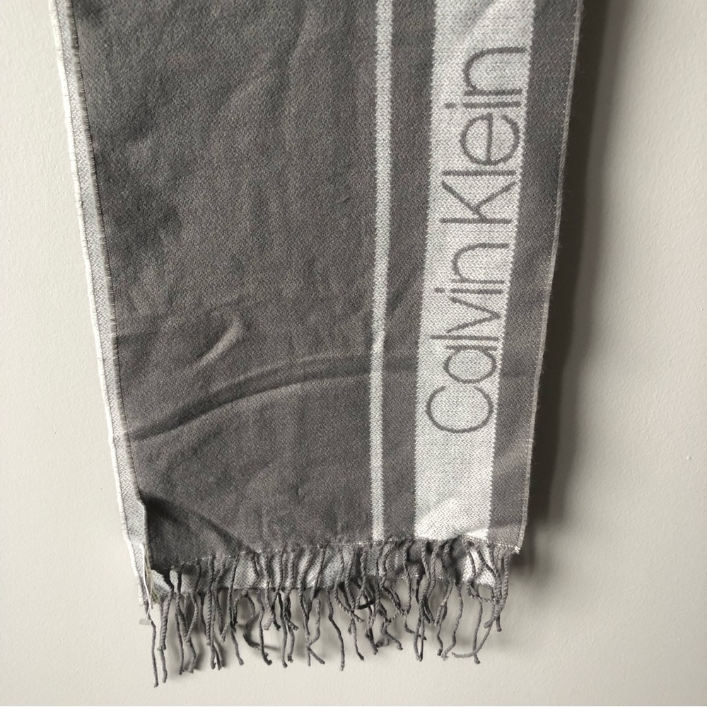New Calvin Klein Scarf